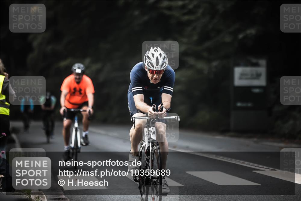 13.09.2026 - Stadtparktriathlon H.Heesch http://msf.ph/oto/10359689 13.09.2026 11:14:04 Radfahren 541, 614, 658, 674 meine-sportfotos.de