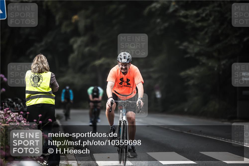 13.09.2026 - Stadtparktriathlon H.Heesch http://msf.ph/oto/10359698 13.09.2026 11:14:06 Radfahren 590, 614, 658, 674 meine-sportfotos.de