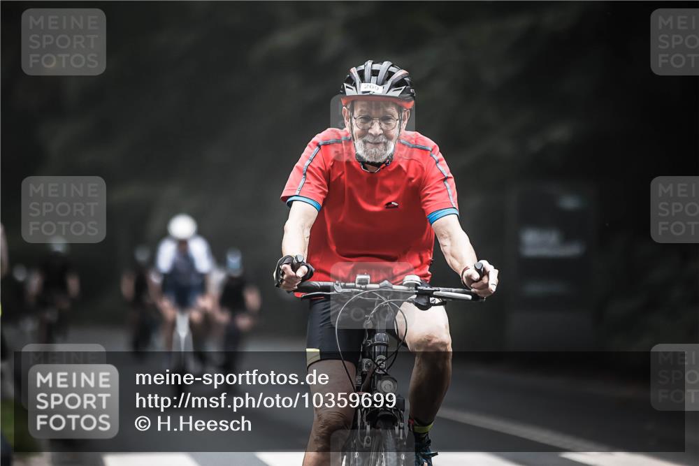13.09.2026 - Stadtparktriathlon H.Heesch http://msf.ph/oto/10359699 13.09.2026 09:58:26 Radfahren 213, 214, 225, 238, 258, 269, 300, 306, 311, 314, 322, 333 meine-sportfotos.de