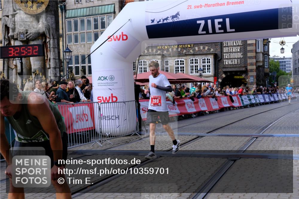 13.09.2026 - 21. swb-Marathon Bremen Tim E. http://msf.ph/oto/10359701 13.09.2026 12:56:20 Ziel 1583, 6630, 13080 meine-sportfotos.de