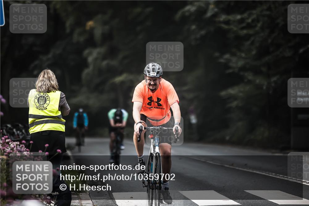 13.09.2026 - Stadtparktriathlon H.Heesch http://msf.ph/oto/10359702 13.09.2026 11:14:06 Radfahren 590, 614, 658, 674 meine-sportfotos.de