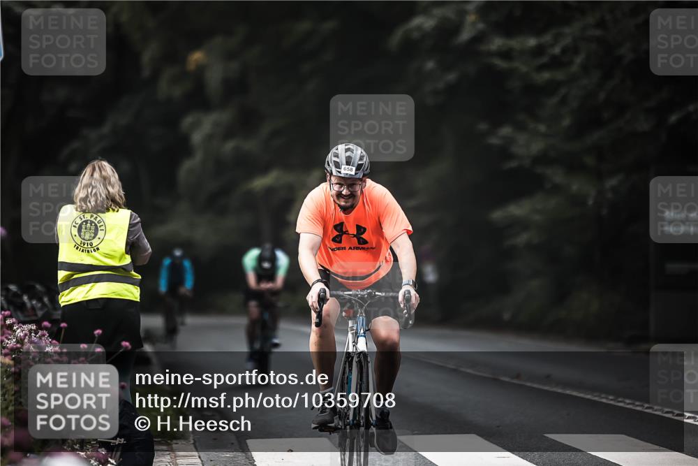 13.09.2026 - Stadtparktriathlon H.Heesch http://msf.ph/oto/10359708 13.09.2026 11:14:06 Radfahren 590, 614, 658, 674 meine-sportfotos.de