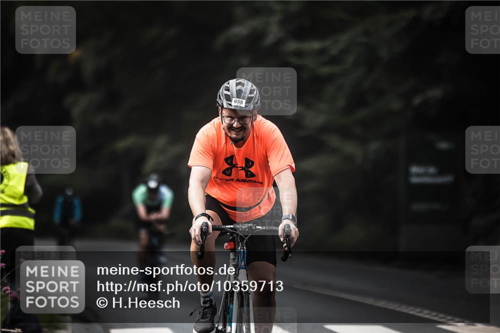 13.09.2026 - Stadtparktriathlon H.Heesch http://msf.ph/oto/10359713 13.09.2026 11:14:06 Radfahren 590, 614, 658, 674 meine-sportfotos.de