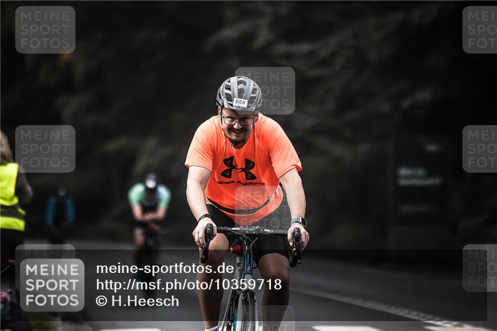 13.09.2026 - Stadtparktriathlon H.Heesch http://msf.ph/oto/10359718 13.09.2026 11:14:07 Radfahren 590, 614, 658, 674 meine-sportfotos.de