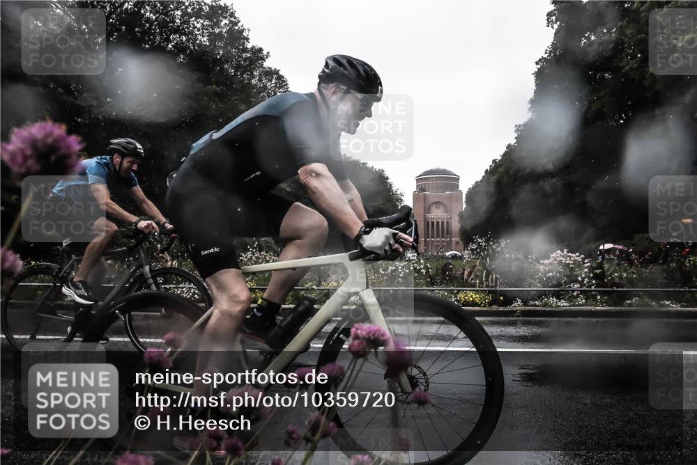 13.09.2026 - Stadtparktriathlon H.Heesch http://msf.ph/oto/10359720 13.09.2026 12:04:33 Radfahren 842, 953, 962, 1047 meine-sportfotos.de