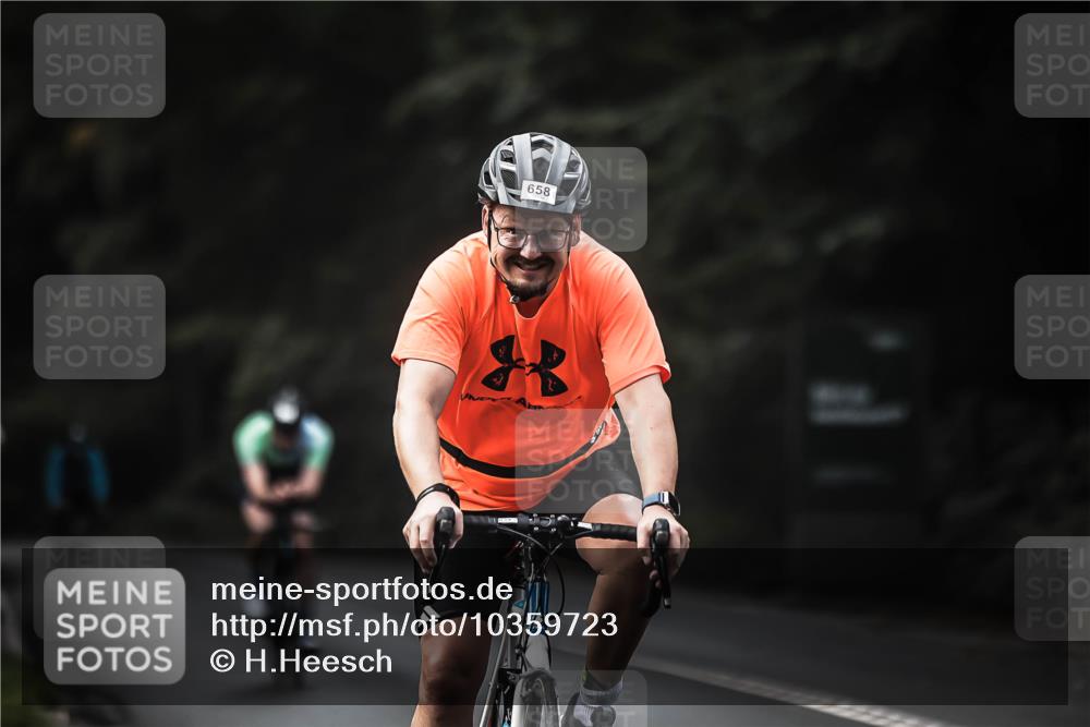 13.09.2026 - Stadtparktriathlon H.Heesch http://msf.ph/oto/10359723 13.09.2026 11:14:07 Radfahren 590, 614, 658, 674 meine-sportfotos.de