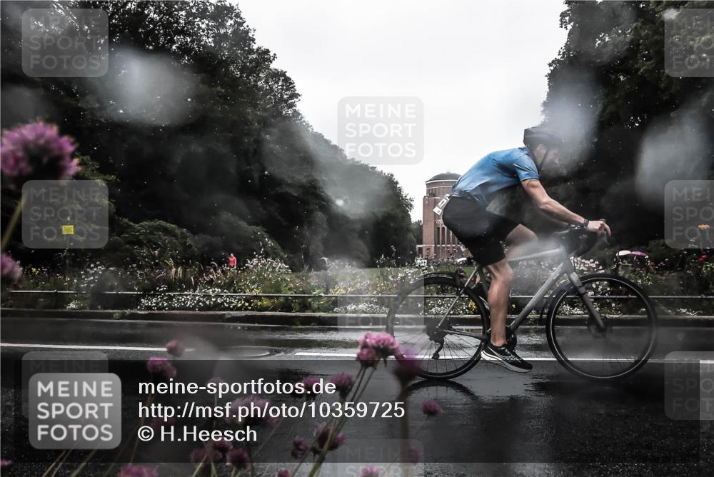 13.09.2026 - Stadtparktriathlon H.Heesch http://msf.ph/oto/10359725 13.09.2026 12:04:34 Radfahren 842, 953, 962, 1047 meine-sportfotos.de