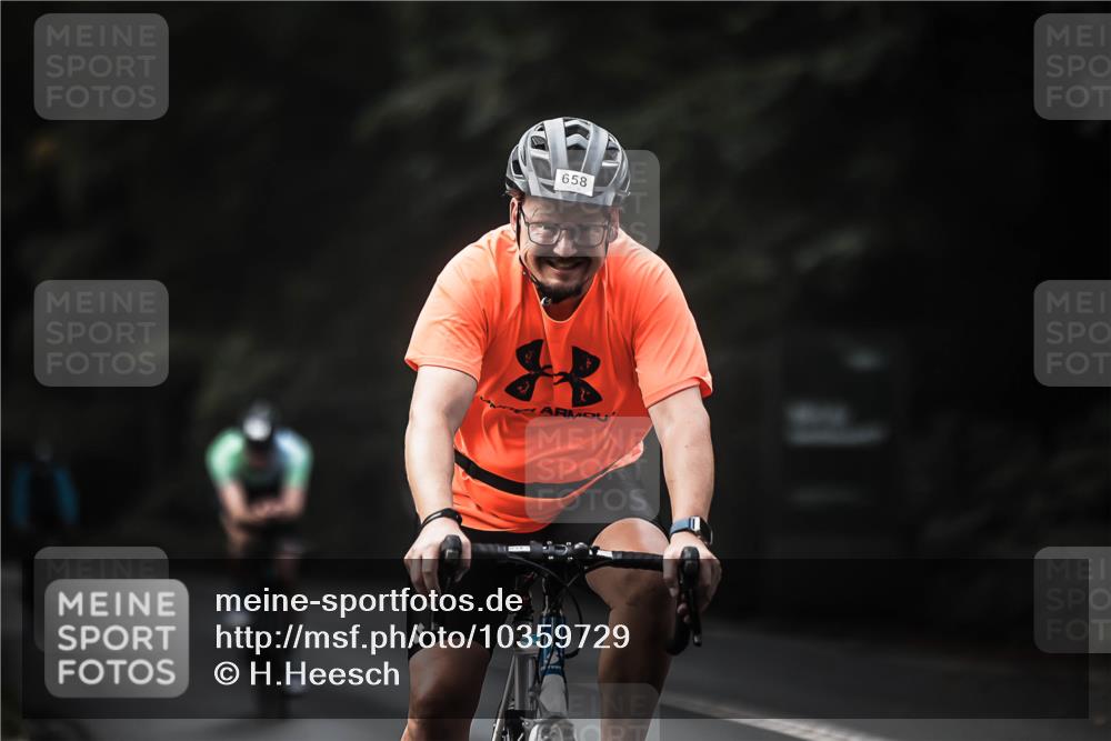 13.09.2026 - Stadtparktriathlon H.Heesch http://msf.ph/oto/10359729 13.09.2026 11:14:07 Radfahren 590, 614, 658, 674 meine-sportfotos.de