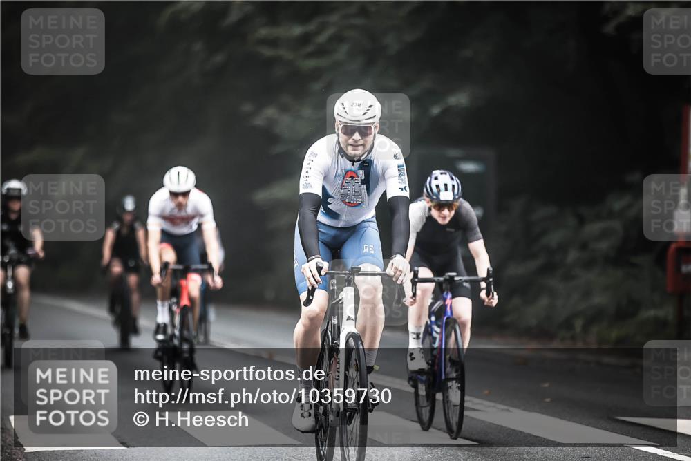 13.09.2026 - Stadtparktriathlon H.Heesch http://msf.ph/oto/10359730 13.09.2026 09:58:29 Radfahren 213, 214, 225, 238, 239, 258, 262, 264, 269, 300, 306, 311, 314, 322, 333 meine-sportfotos.de