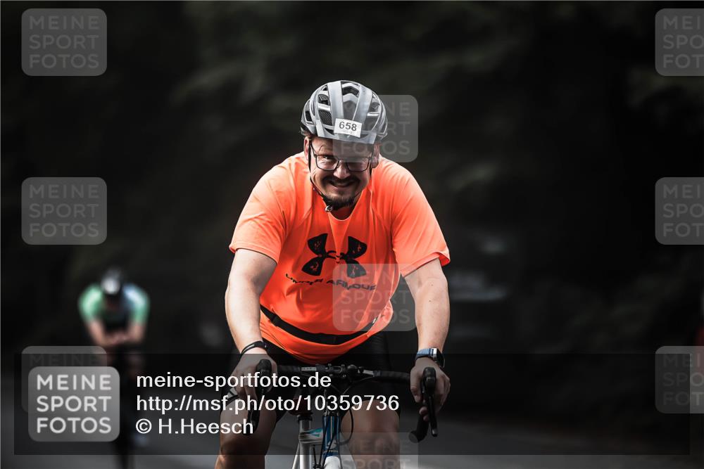 13.09.2026 - Stadtparktriathlon H.Heesch http://msf.ph/oto/10359736 13.09.2026 11:14:07 Radfahren 590, 614, 658, 674 meine-sportfotos.de