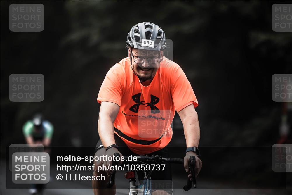 13.09.2026 - Stadtparktriathlon H.Heesch http://msf.ph/oto/10359737 13.09.2026 11:14:07 Radfahren 590, 614, 658, 674 meine-sportfotos.de