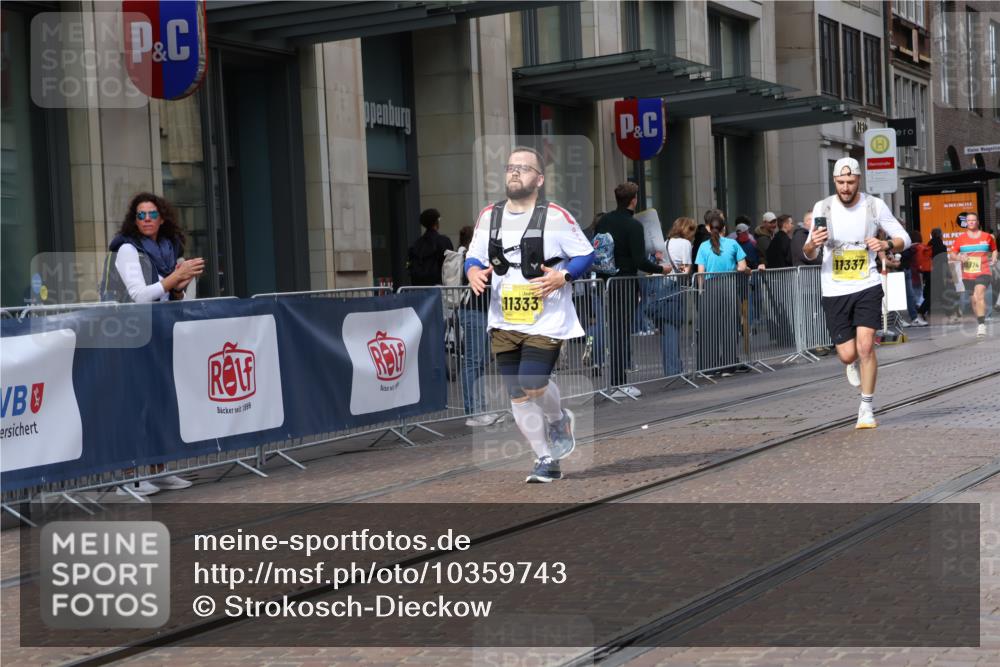 13.09.2026 - 21. swb-Marathon Bremen Strokosch-Dieckow http://msf.ph/oto/10359743 13.09.2026 11:20:03 Ziel 10161, 11244, 11296, 11333, 11337, 12285, 12374, 10430, 10882, 11546, 12472 meine-sportfotos.de