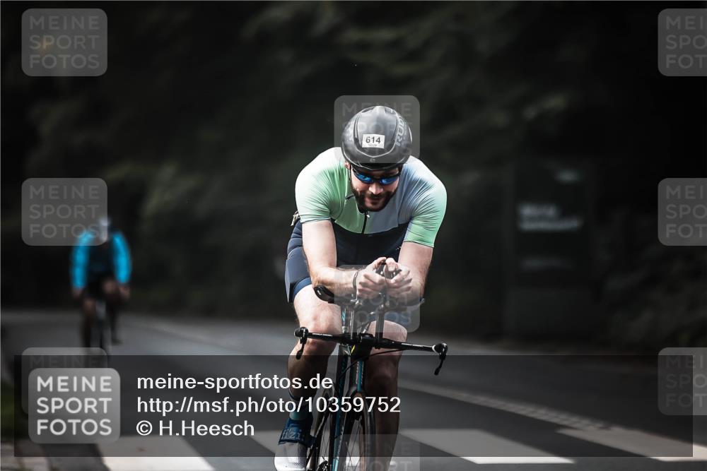 13.09.2026 - Stadtparktriathlon H.Heesch http://msf.ph/oto/10359752 13.09.2026 11:14:09 Radfahren 590, 614, 658, 674 meine-sportfotos.de