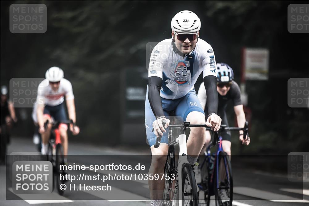 13.09.2026 - Stadtparktriathlon H.Heesch http://msf.ph/oto/10359753 13.09.2026 09:58:29 Radfahren 213, 214, 225, 238, 239, 258, 262, 264, 269, 300, 306, 311, 314, 322, 333 meine-sportfotos.de