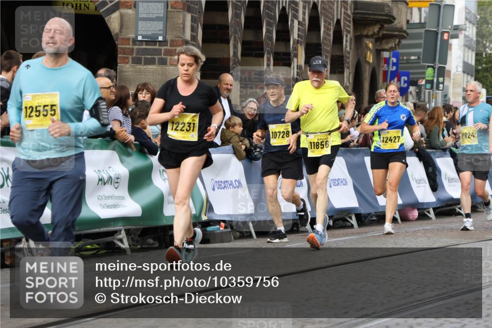 13.09.2026 - 21. swb-Marathon Bremen Strokosch-Dieckow http://msf.ph/oto/10359756 13.09.2026 10:57:56 Ziel 10177, 10300, 10394, 10460, 11106, 11153, 11245, 11365, 11480, 11498, 11532, 11568, 11734, 11965, 11966, 12037, 12111, 12222, 12264, 12372, 10494, 10543, 10604, 10673, 10826, 10828, 10903, 10914, 10931, 10932, 11295, 11332, 11752, 11863, 11884, 12441, 12482 meine-sportfotos.de