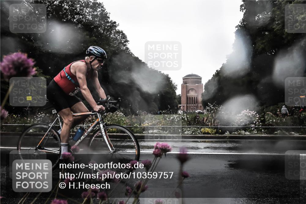 13.09.2026 - Stadtparktriathlon H.Heesch http://msf.ph/oto/10359757 13.09.2026 12:05:01 Radfahren 896, 932 meine-sportfotos.de