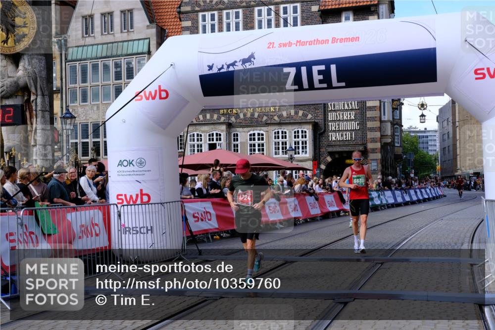 13.09.2026 - 21. swb-Marathon Bremen Tim E. http://msf.ph/oto/10359760 13.09.2026 12:56:31 Ziel 250, 6630 meine-sportfotos.de