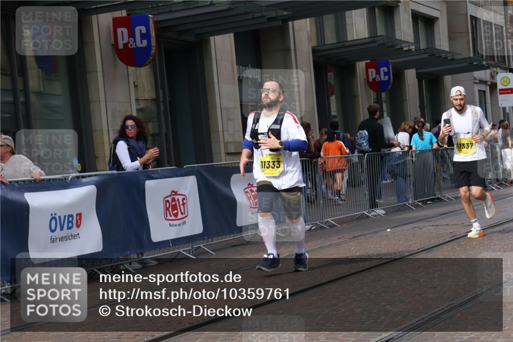 13.09.2026 - 21. swb-Marathon Bremen Strokosch-Dieckow http://msf.ph/oto/10359761 13.09.2026 11:20:04 Ziel 10161, 11244, 11296, 11333, 11337, 11541, 11980, 12285, 12374, 10430, 10882, 11546, 12472 meine-sportfotos.de