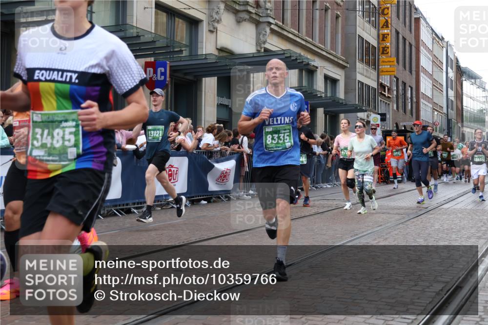 13.09.2026 - 21. swb-Marathon Bremen Strokosch-Dieckow http://msf.ph/oto/10359766 13.09.2026 13:35:34 Ziel 318, 532, 607, 1867, 2565, 3026, 3056, 3087, 3226, 3454, 3485, 3704, 3780, 3857, 4016, 4048, 5026, 5071, 5157, 5276, 5308, 5381, 5467, 5468, 5584, 5586, 5816, 6159, 6649, 6724, 6874, 7036, 7043, 7235, 7385, 7675, 7691, 7804, 8145, 8227, 8335, 8705, 8816, 9243, 9784, 9862, 9892, 9912, 13121, 13179, 13213, 156, 1150, 2003, 2041, 2090, 2318, 2356, 2625, 2866, 3055, 3311, 3621, 3916, 4062, 4326, 4635, 4985, 5016, 5661, 6315, 6320, 6418, 6465, 6466, 6644, 6837 meine-sportfotos.de