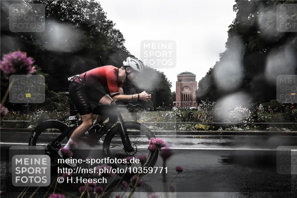 13.09.2026 - Stadtparktriathlon H.Heesch http://msf.ph/oto/10359771 13.09.2026 12:05:06 Radfahren 877, 896 meine-sportfotos.de