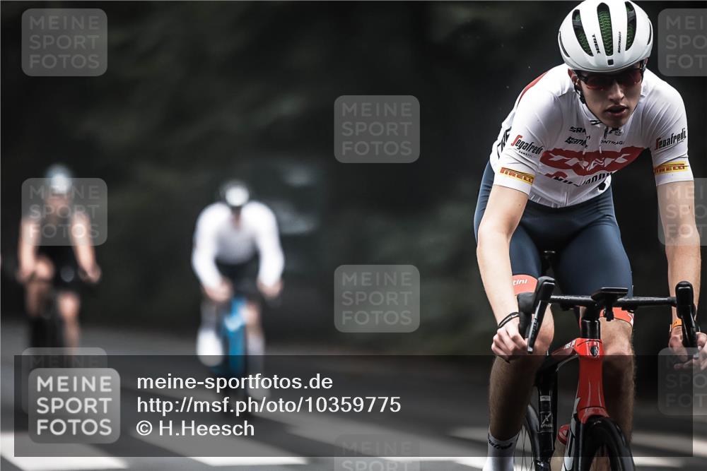 13.09.2026 - Stadtparktriathlon H.Heesch http://msf.ph/oto/10359775 13.09.2026 09:58:30 Radfahren 213, 214, 225, 238, 239, 258, 262, 264, 269, 300, 306, 311, 314, 322, 333 meine-sportfotos.de