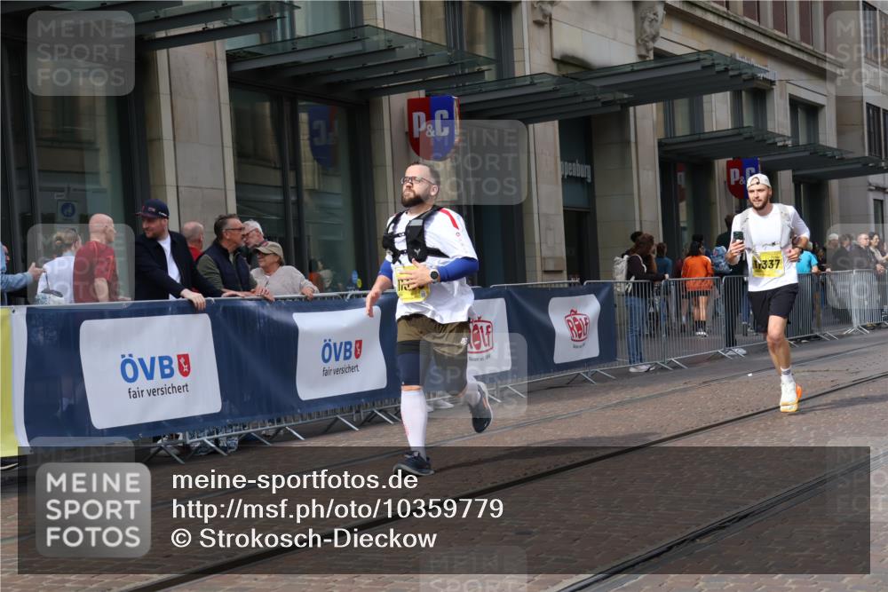 13.09.2026 - 21. swb-Marathon Bremen Strokosch-Dieckow http://msf.ph/oto/10359779 13.09.2026 11:20:04 Ziel 10161, 11244, 11296, 11333, 11337, 11541, 11980, 12285, 12374, 10430, 10882, 11546, 12472 meine-sportfotos.de