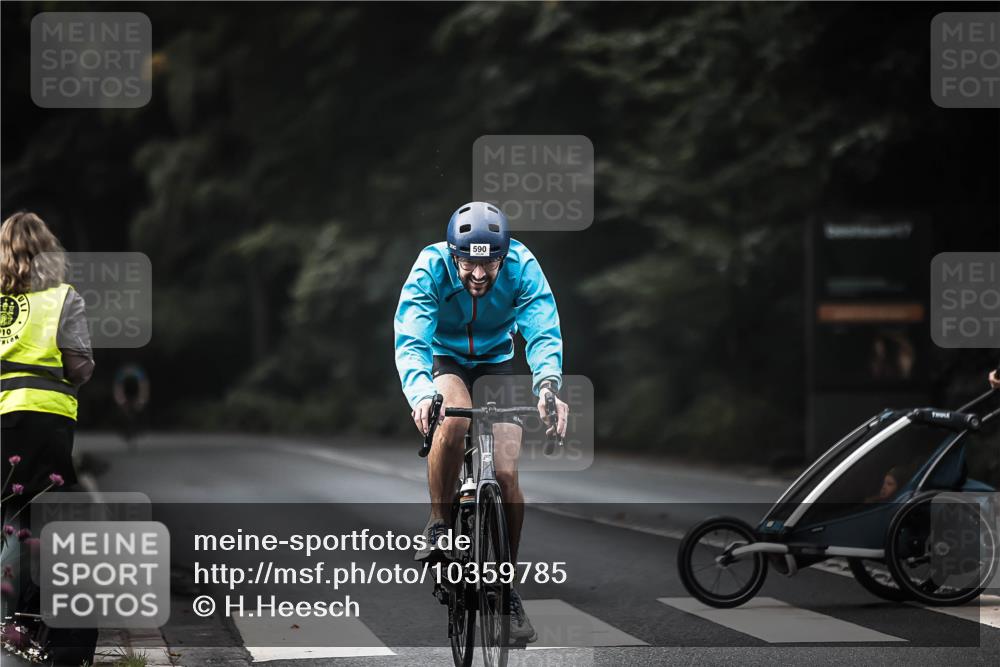 13.09.2026 - Stadtparktriathlon H.Heesch http://msf.ph/oto/10359785 13.09.2026 11:14:11 Radfahren 590, 614, 658 meine-sportfotos.de