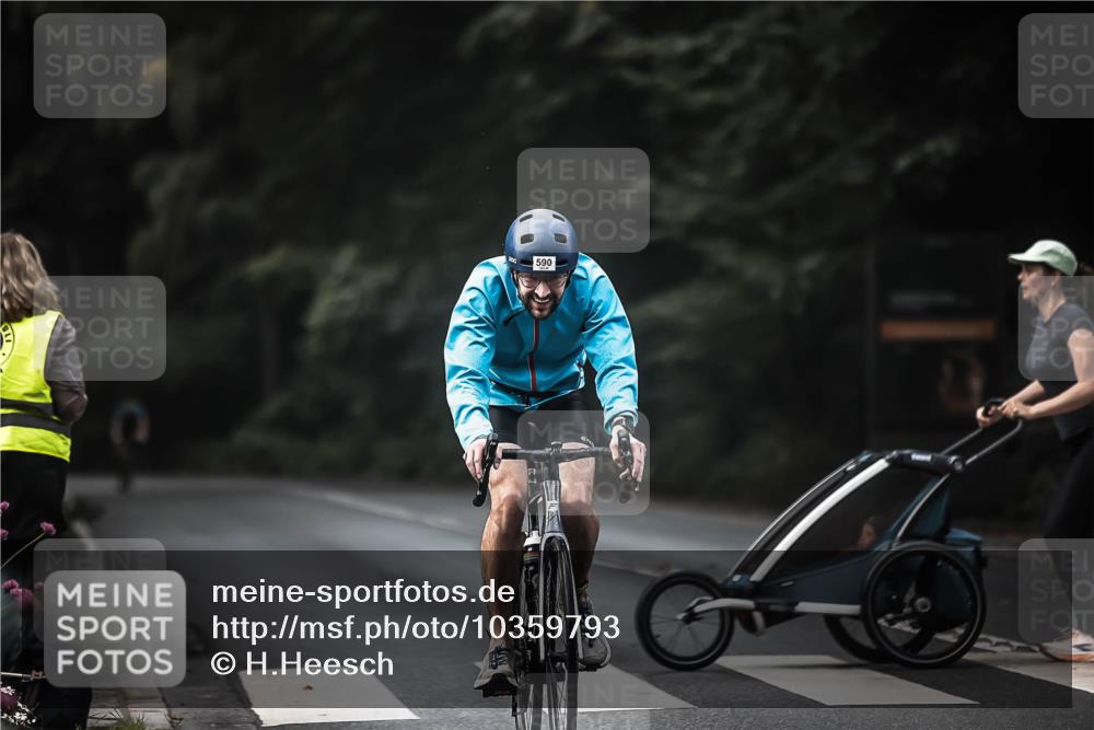 13.09.2026 - Stadtparktriathlon H.Heesch http://msf.ph/oto/10359793 13.09.2026 11:14:12 Radfahren 590, 614, 658 meine-sportfotos.de