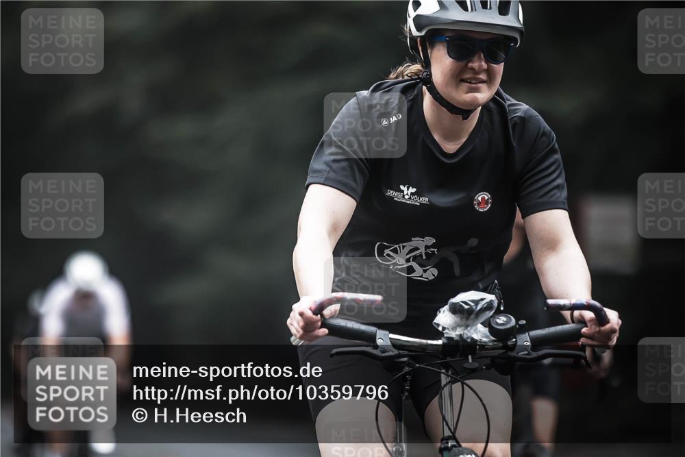 13.09.2026 - Stadtparktriathlon H.Heesch http://msf.ph/oto/10359796 13.09.2026 09:58:32 Radfahren 213, 238, 239, 262, 264, 269, 300, 306, 314, 322, 333 meine-sportfotos.de