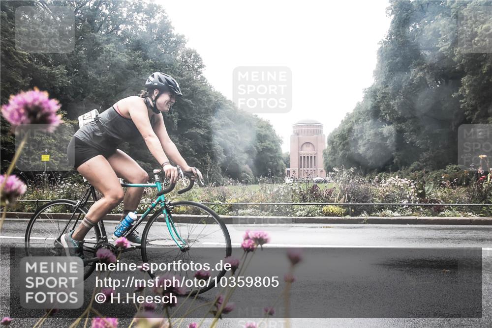 13.09.2026 - Stadtparktriathlon H.Heesch http://msf.ph/oto/10359805 13.09.2026 13:29:01 Radfahren 1344, 1346 meine-sportfotos.de