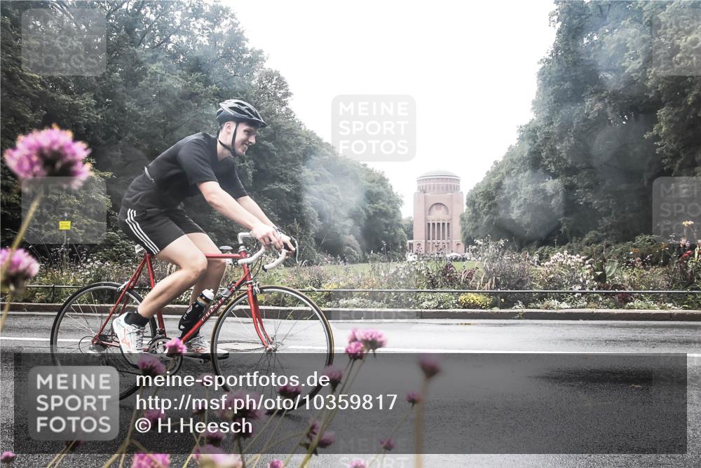 13.09.2026 - Stadtparktriathlon H.Heesch http://msf.ph/oto/10359817 13.09.2026 13:29:08 Radfahren 1344, 1436, 1517 meine-sportfotos.de