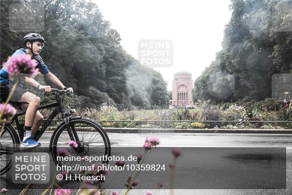 13.09.2026 - Stadtparktriathlon H.Heesch http://msf.ph/oto/10359824 13.09.2026 13:29:12 Radfahren 1517, 1526 meine-sportfotos.de
