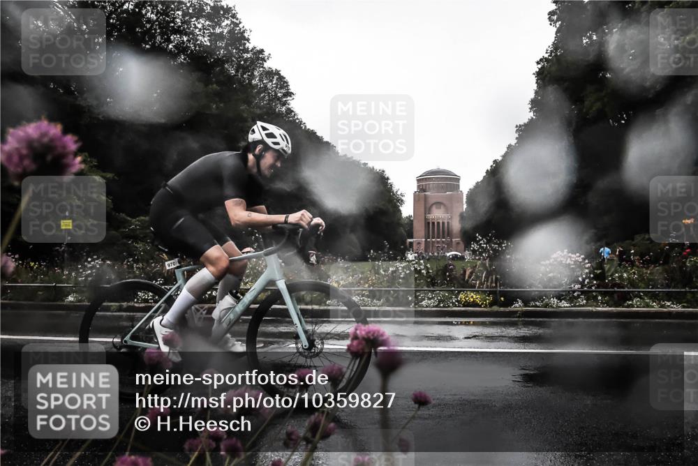 13.09.2026 - Stadtparktriathlon H.Heesch http://msf.ph/oto/10359827 13.09.2026 12:05:39 Radfahren 920, 954, 970, 1037 meine-sportfotos.de