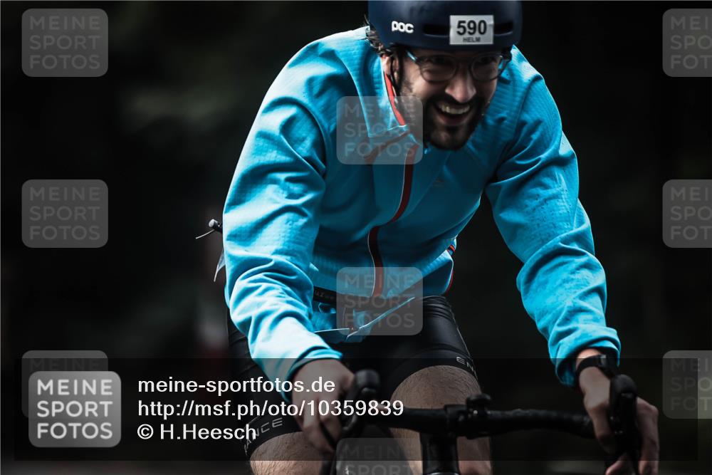 13.09.2026 - Stadtparktriathlon H.Heesch http://msf.ph/oto/10359839 13.09.2026 11:14:13 Radfahren 590, 614, 658 meine-sportfotos.de