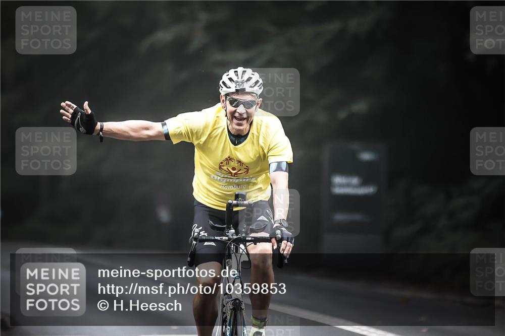 13.09.2026 - Stadtparktriathlon H.Heesch http://msf.ph/oto/10359853 13.09.2026 09:58:39 Radfahren 239, 262, 264, 299 meine-sportfotos.de