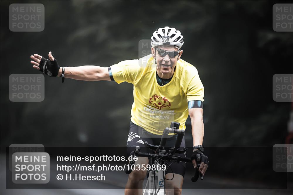 13.09.2026 - Stadtparktriathlon H.Heesch http://msf.ph/oto/10359869 13.09.2026 09:58:40 Radfahren 239, 262, 299 meine-sportfotos.de