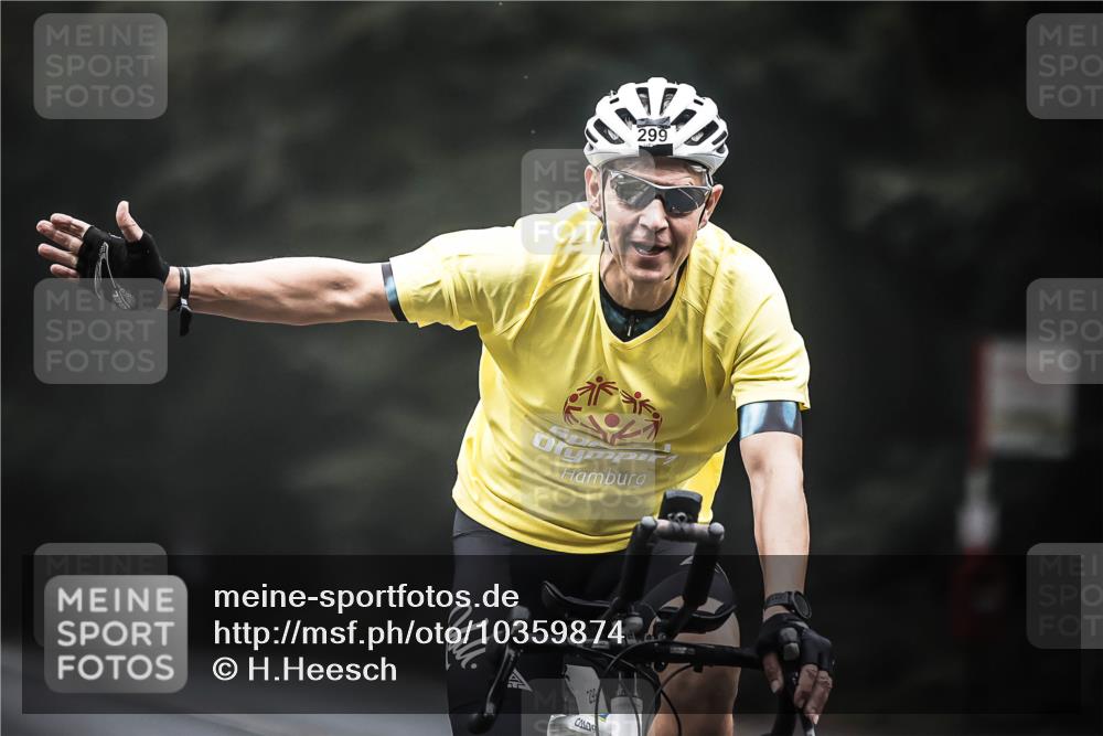 13.09.2026 - Stadtparktriathlon H.Heesch http://msf.ph/oto/10359874 13.09.2026 09:58:40 Radfahren 239, 262, 299 meine-sportfotos.de