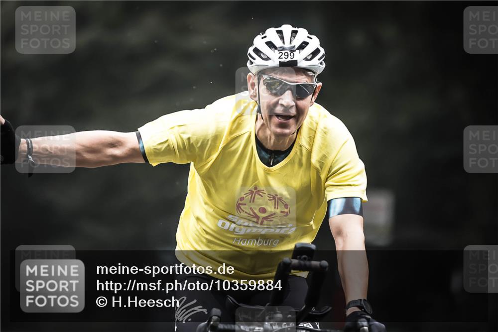 13.09.2026 - Stadtparktriathlon H.Heesch http://msf.ph/oto/10359884 13.09.2026 09:58:40 Radfahren 239, 262, 299 meine-sportfotos.de