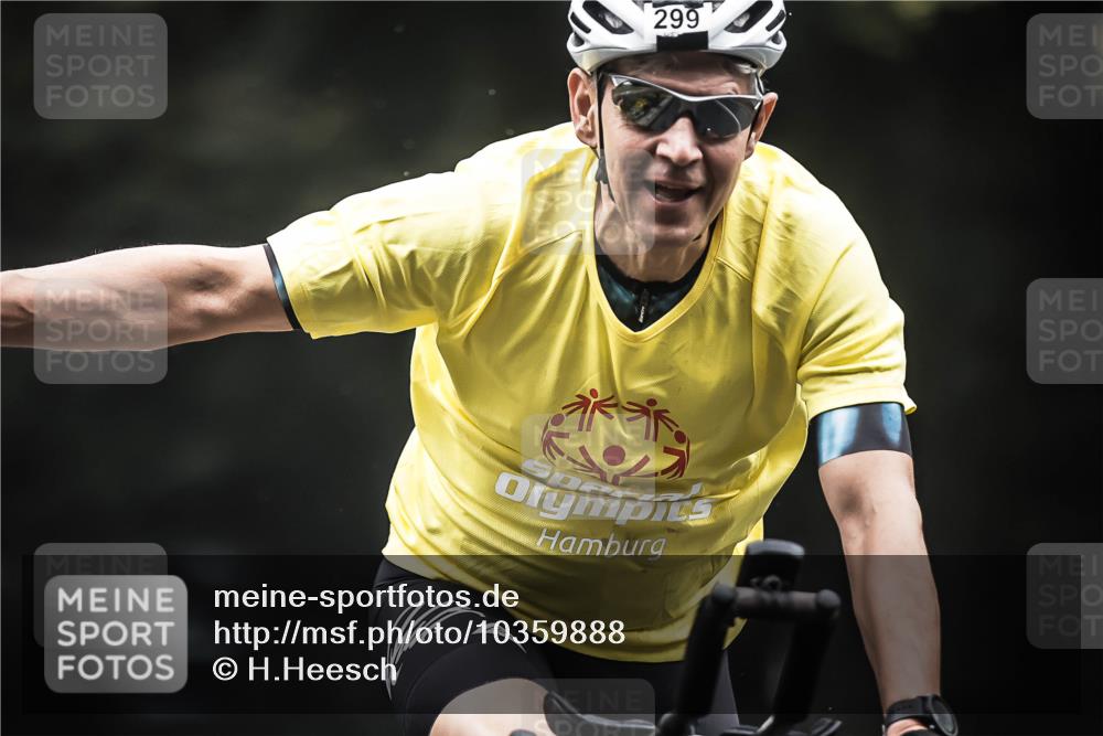 13.09.2026 - Stadtparktriathlon H.Heesch http://msf.ph/oto/10359888 13.09.2026 09:58:40 Radfahren 239, 262, 299 meine-sportfotos.de