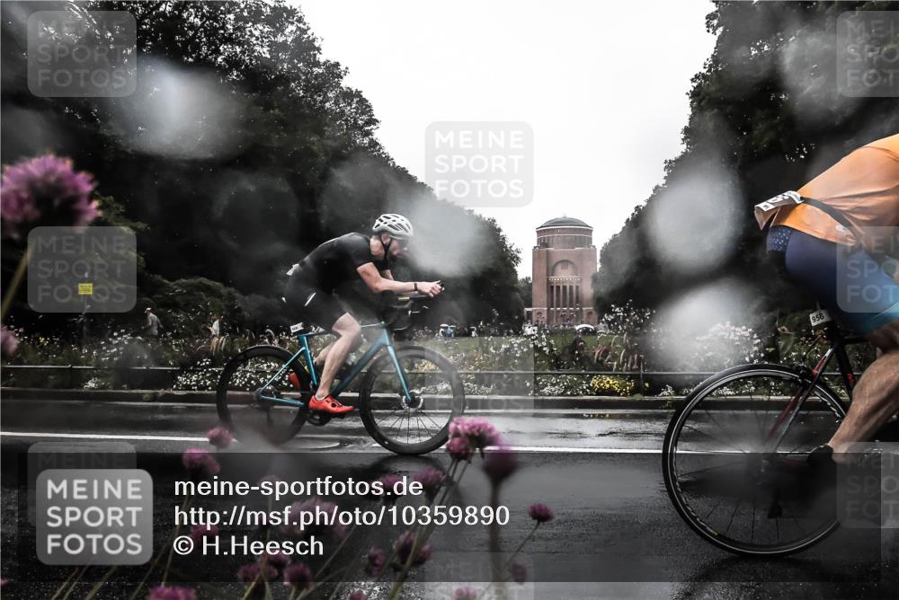 13.09.2026 - Stadtparktriathlon H.Heesch http://msf.ph/oto/10359890 13.09.2026 12:06:10 Radfahren 956, 1024 meine-sportfotos.de