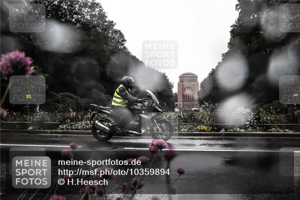 13.09.2026 - Stadtparktriathlon H.Heesch http://msf.ph/oto/10359894 13.09.2026 12:06:15 Radfahren 884, 955 meine-sportfotos.de