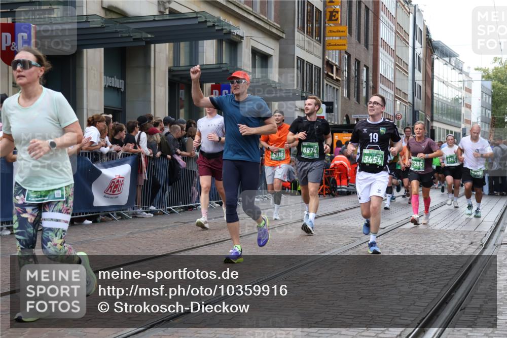 13.09.2026 - 21. swb-Marathon Bremen Strokosch-Dieckow http://msf.ph/oto/10359916 13.09.2026 13:35:36 Ziel 318, 532, 563, 607, 1867, 2565, 3026, 3056, 3087, 3226, 3454, 3485, 3489, 3704, 3780, 3857, 4016, 4048, 5026, 5071, 5157, 5276, 5381, 5467, 5468, 5584, 5586, 5816, 6159, 6649, 6724, 6874, 6982, 7036, 7043, 7235, 7256, 7385, 7675, 7691, 7804, 8145, 8227, 8335, 8705, 9243, 9784, 9892, 9912, 13121, 13179, 13213, 156, 607, 1150, 2003, 2041, 2090, 2318, 2356, 2625, 2866, 3055, 3311, 3621, 4062, 4326, 5308, 5661, 6315, 6320, 6418, 6465, 6466, 6644, 6837 meine-sportfotos.de