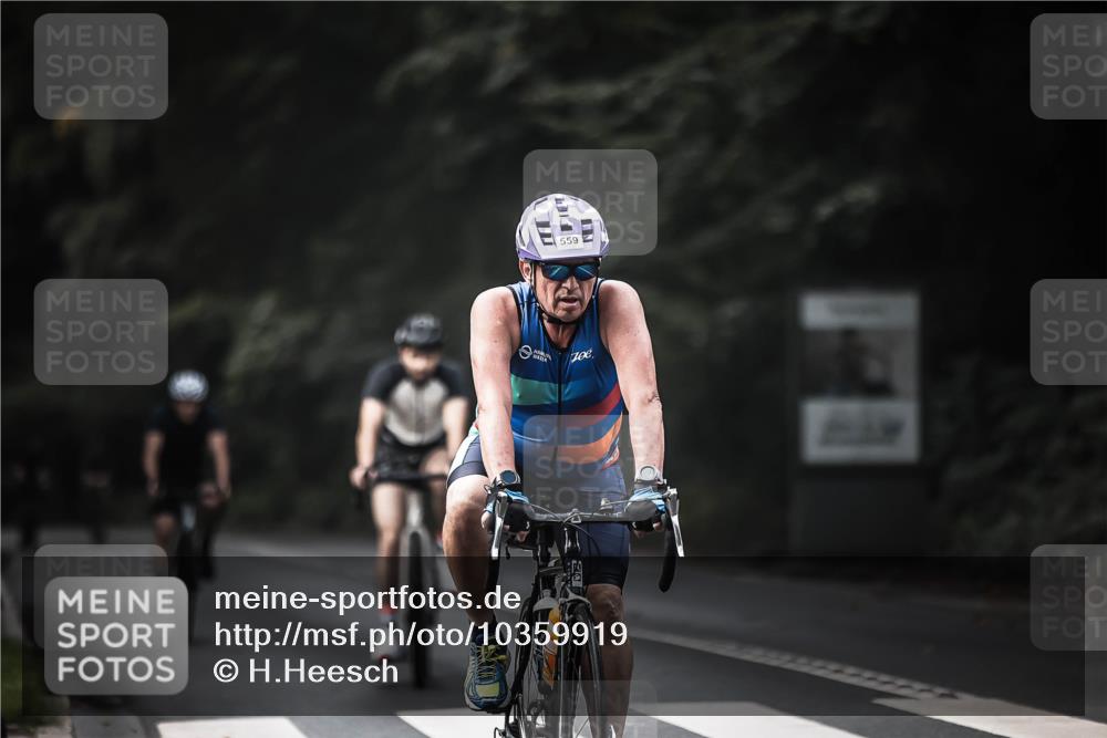 13.09.2026 - Stadtparktriathlon H.Heesch http://msf.ph/oto/10359919 13.09.2026 11:14:30 Radfahren 467, 559, 632 meine-sportfotos.de