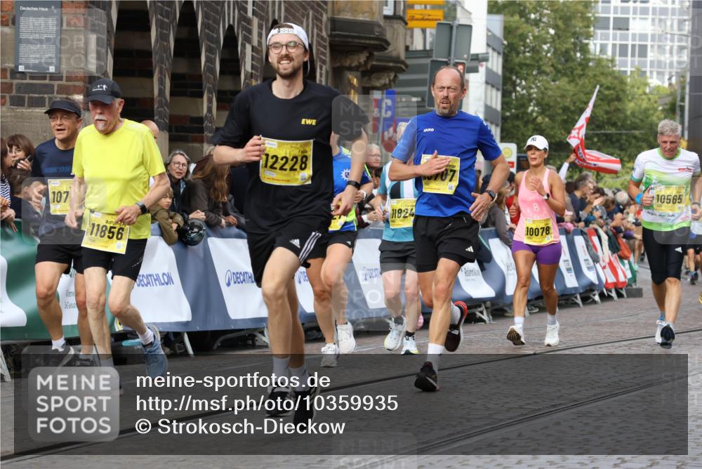 13.09.2026 - 21. swb-Marathon Bremen Strokosch-Dieckow http://msf.ph/oto/10359935 13.09.2026 10:57:57 Ziel 10177, 10394, 10460, 11106, 11153, 11245, 11365, 11480, 11532, 11568, 11734, 11965, 11966, 12037, 12111, 12222, 12228, 12264, 12372, 10494, 10543, 10604, 10673, 10826, 10828, 10903, 10914, 10931, 10932, 11295, 11752, 11863, 11884, 12441, 12482 meine-sportfotos.de