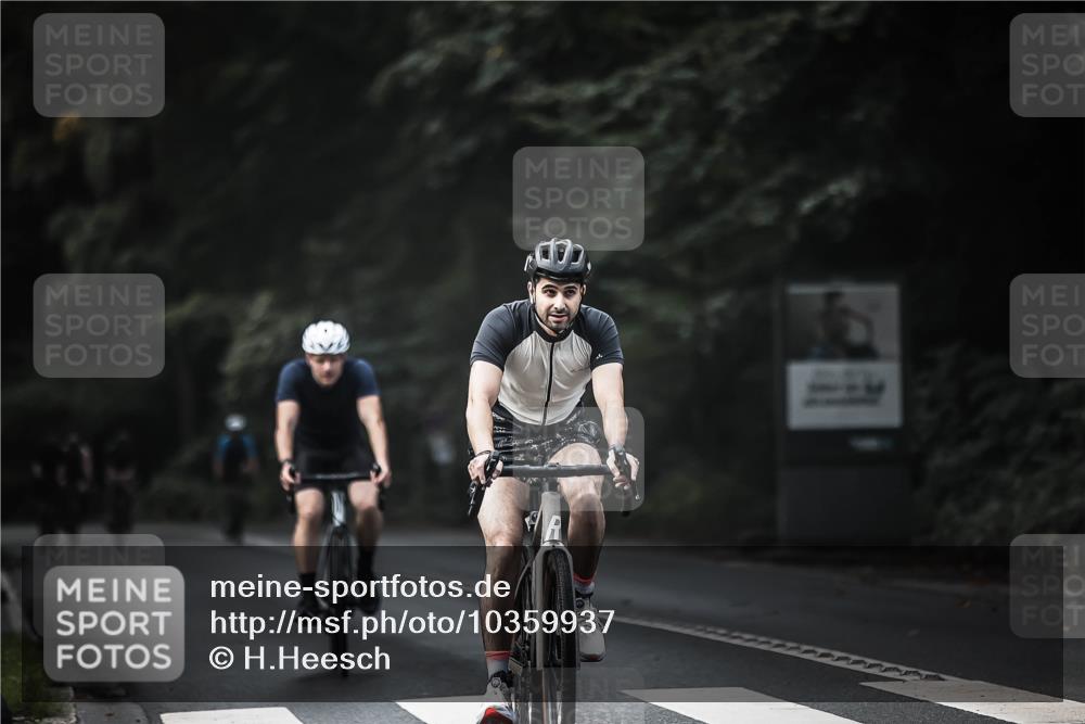 13.09.2026 - Stadtparktriathlon H.Heesch http://msf.ph/oto/10359937 13.09.2026 11:14:32 Radfahren 467, 559, 632 meine-sportfotos.de