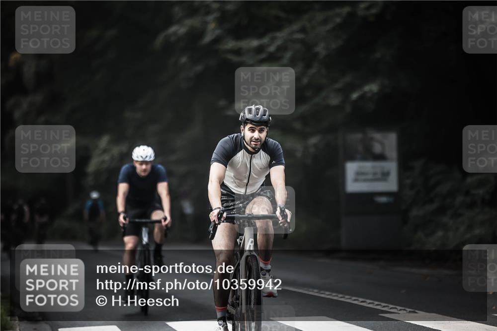 13.09.2026 - Stadtparktriathlon H.Heesch http://msf.ph/oto/10359942 13.09.2026 11:14:32 Radfahren 467, 559, 632 meine-sportfotos.de