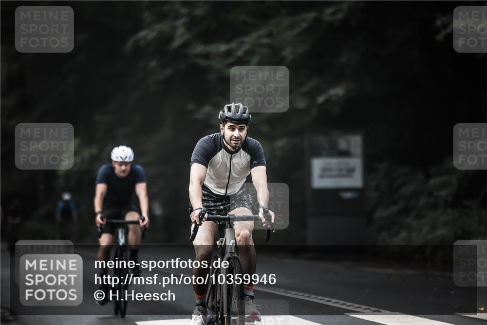 13.09.2026 - Stadtparktriathlon H.Heesch http://msf.ph/oto/10359946 13.09.2026 11:14:32 Radfahren 467, 559, 632 meine-sportfotos.de