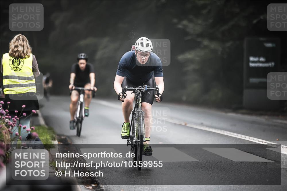 13.09.2026 - Stadtparktriathlon H.Heesch http://msf.ph/oto/10359955 13.09.2026 09:58:57 Radfahren 217, 292, 343 meine-sportfotos.de