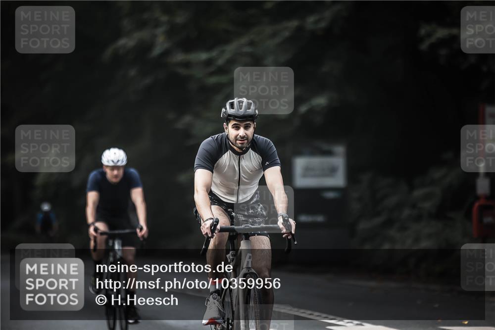 13.09.2026 - Stadtparktriathlon H.Heesch http://msf.ph/oto/10359956 13.09.2026 11:14:32 Radfahren 467, 559, 632 meine-sportfotos.de