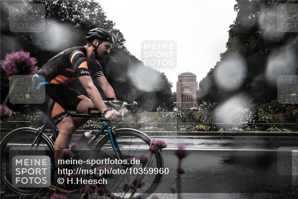 13.09.2026 - Stadtparktriathlon H.Heesch http://msf.ph/oto/10359960 13.09.2026 12:06:32 Radfahren 823, 911, 934, 998, 1049 meine-sportfotos.de